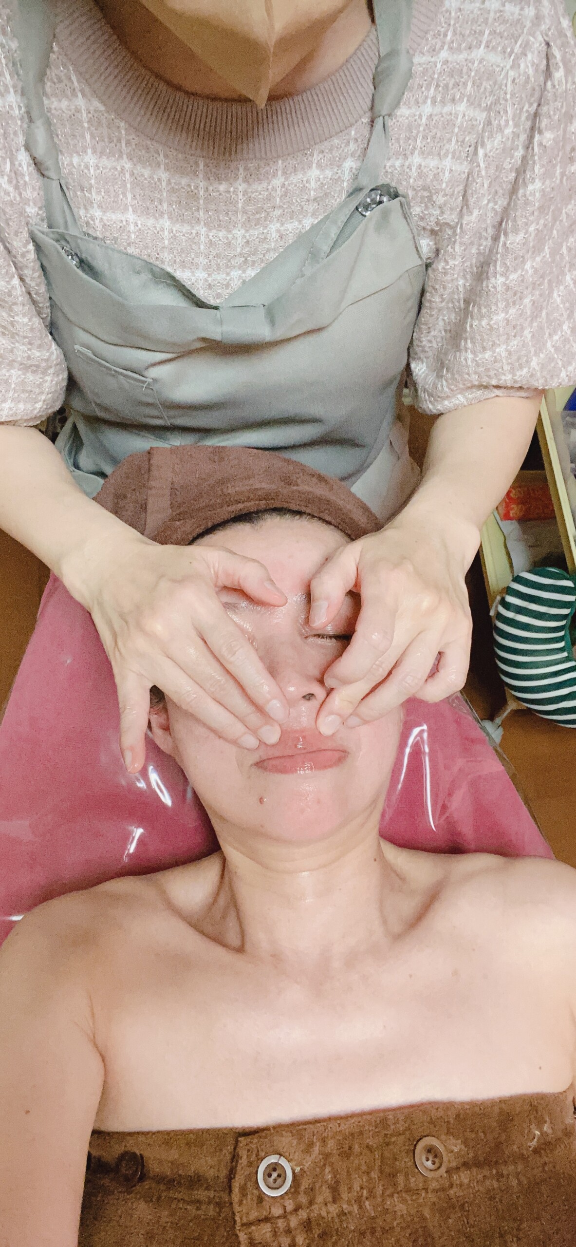 eyelash salon